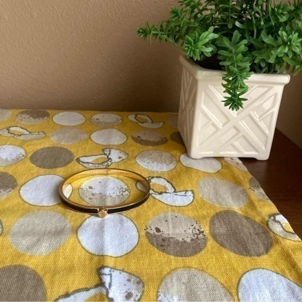 Kate Spade Heritage enamel black and gold bangle